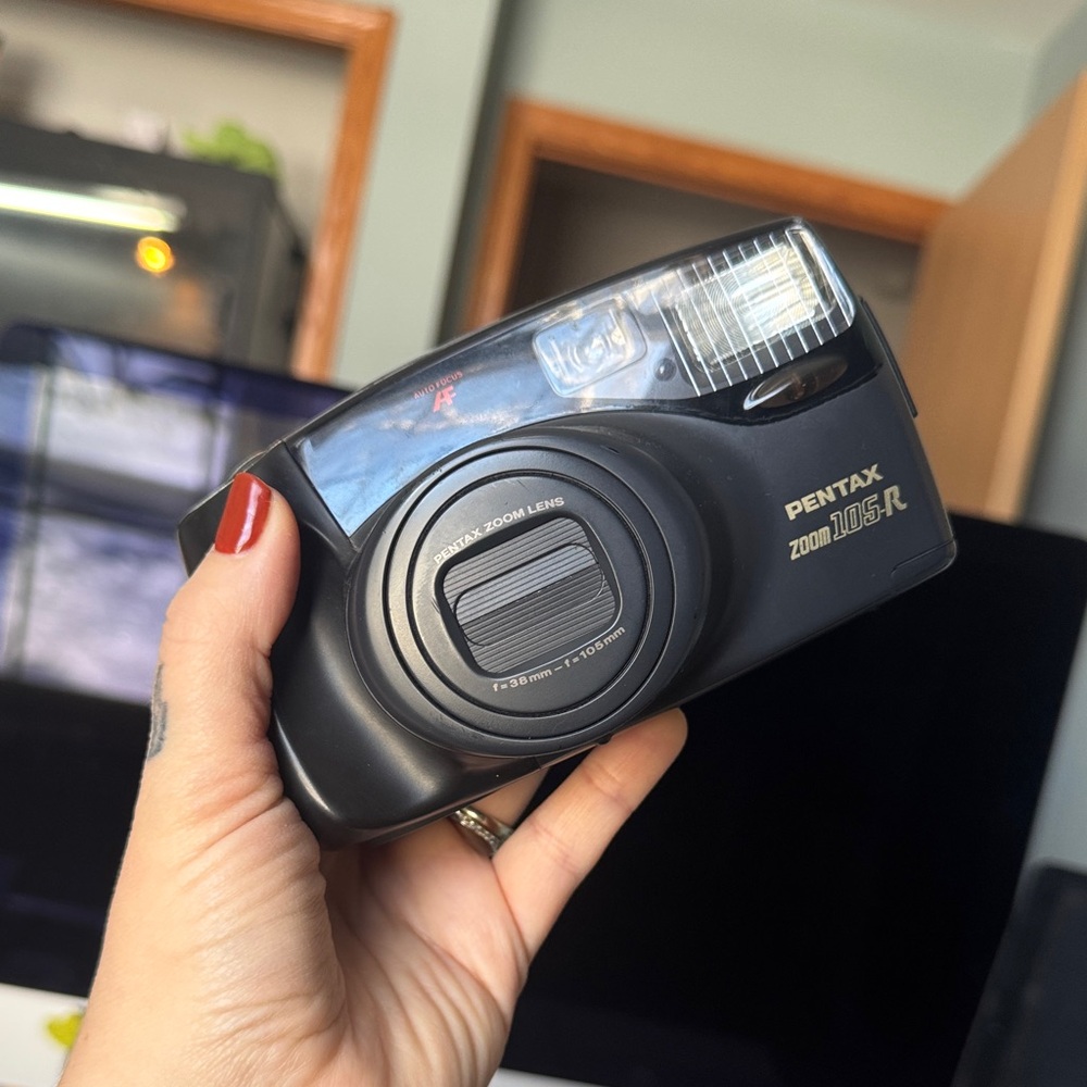 Pentax Zoom 105-R Classic Black Camera Tested and working